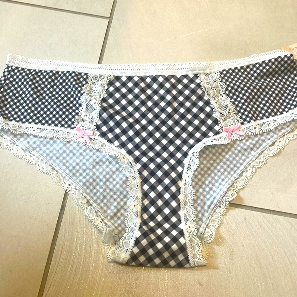 NWT Victoria’s Secret hiphugger M